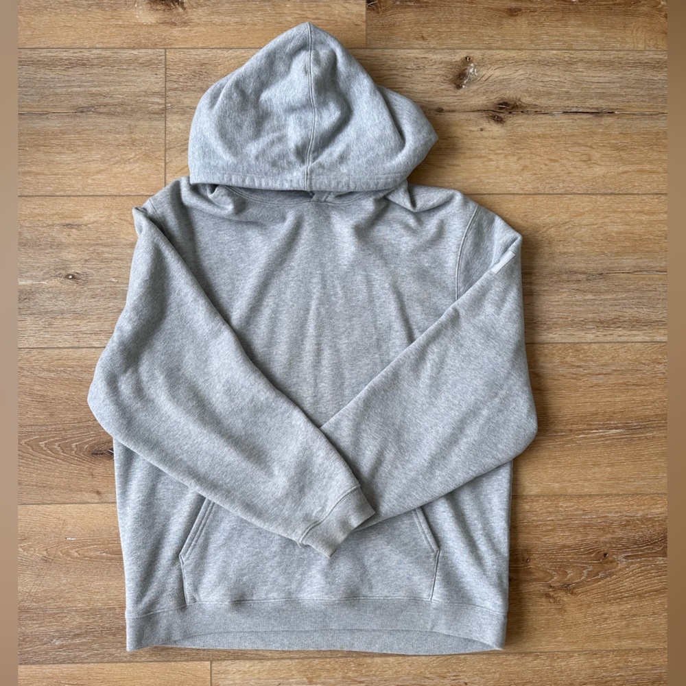 ALO Yoga Heather Gray Hoodie Sweatshirt - Light Gray